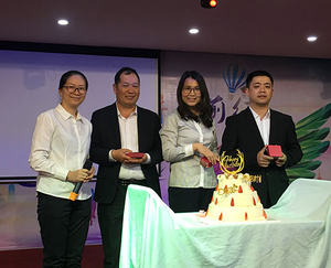 The employees' birthday party can enhance their sense of identity and belonging to the company and make them truly integrate into the big family.